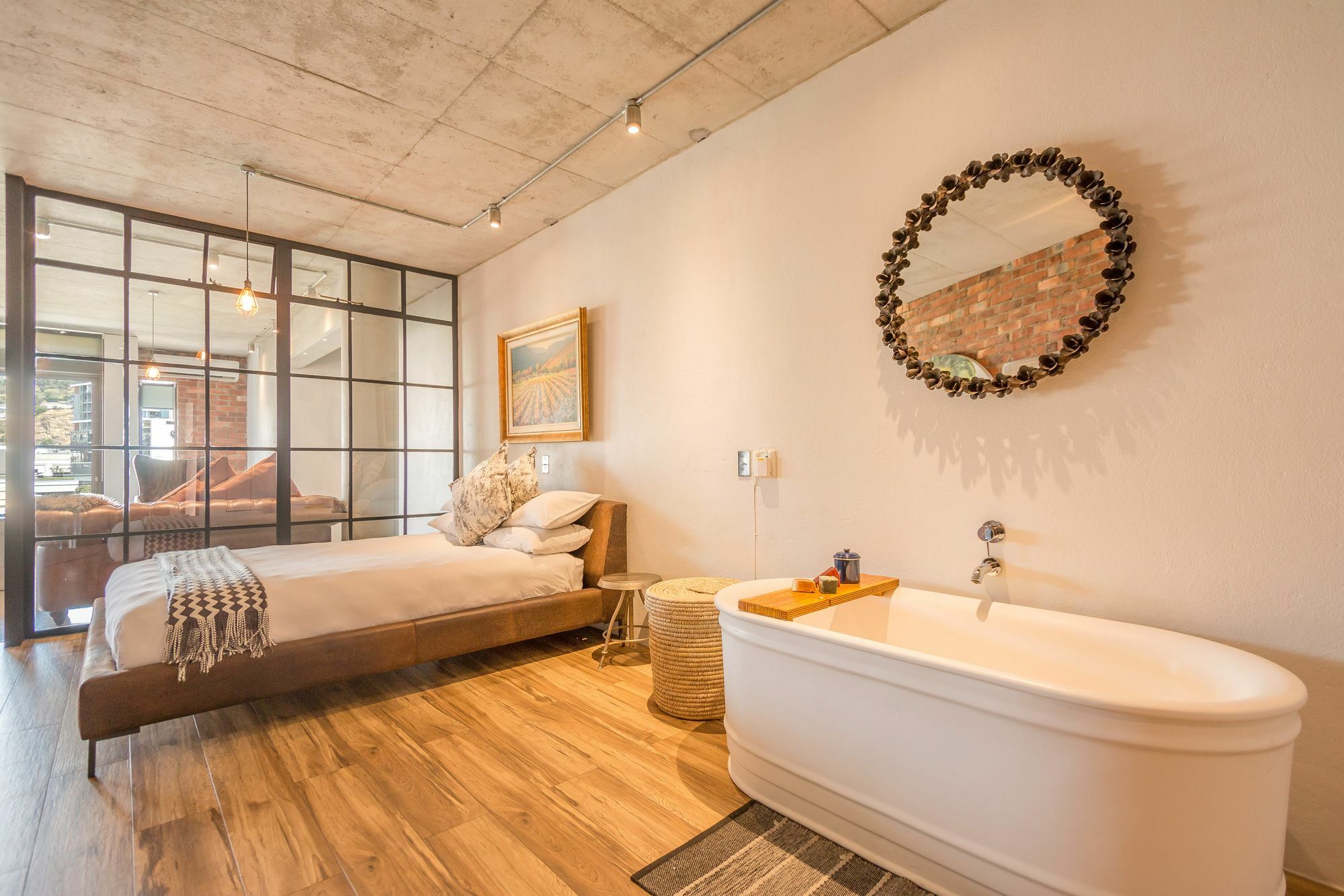Designer Lofts On Prestwich Apartment *